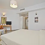 Отель Xenia Naxos City