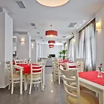 Xenia Otel 3*